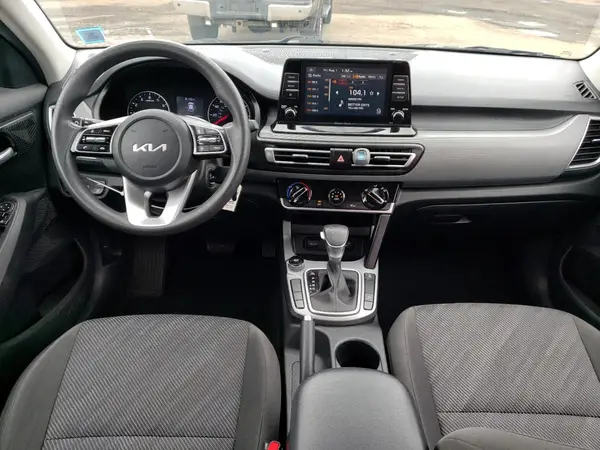 KNDEPCAA4N7282085 2022 KIA SELTOS - Image 8
