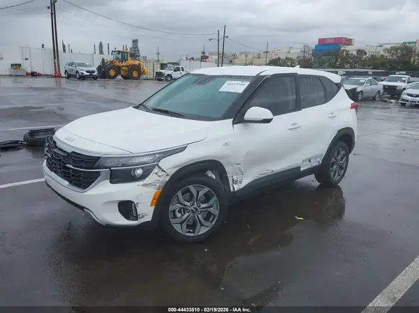 KNDEPCAA4R7514741 2024 KIA SELTOS - Image 2