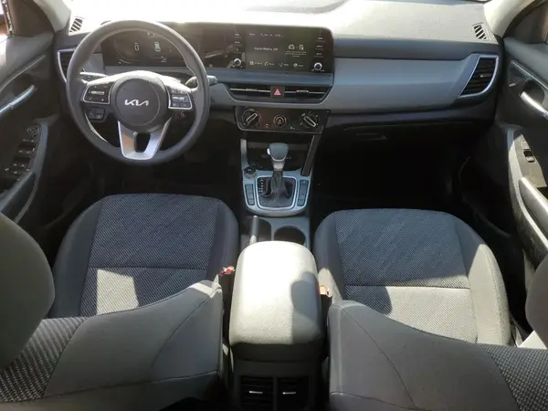KNDEPCAA4R7583140 2024 KIA SELTOS - Image 8
