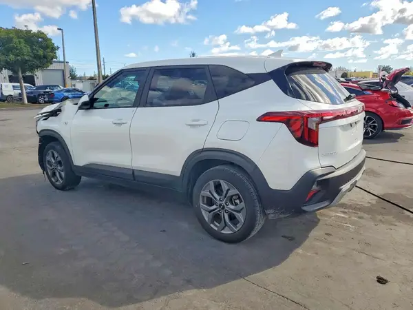 KNDEPCAA4R7599029 2024 KIA SELTOS - Image 2