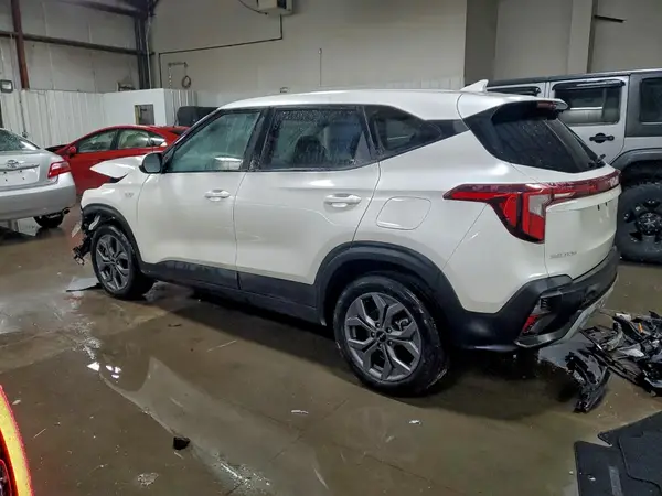 KNDEPCAA4R7612989 2024 KIA SELTOS - Image 2
