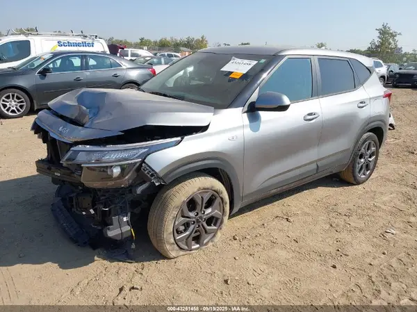 KNDEPCAA4R7621403 2024 KIA SELTOS - Image 2