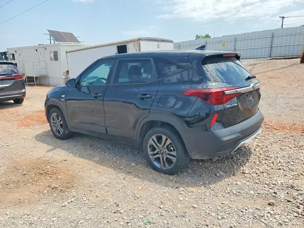 KNDEPCAA5M7058922 2021 KIA SELTOS - Image 2