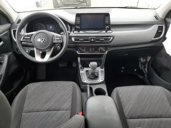 KNDEPCAA5M7083822 2021 KIA SELTOS - Image 8