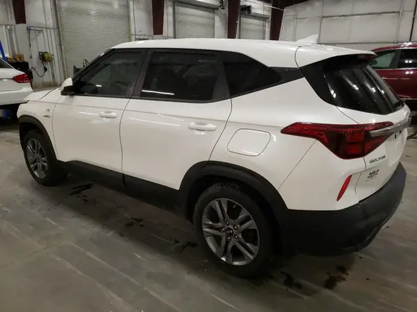 KNDEPCAA5M7102983 2021 KIA SELTOS - Image 2