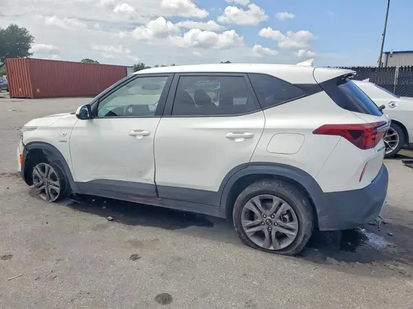 KNDEPCAA5M7129553 2021 KIA SELTOS - Image 2