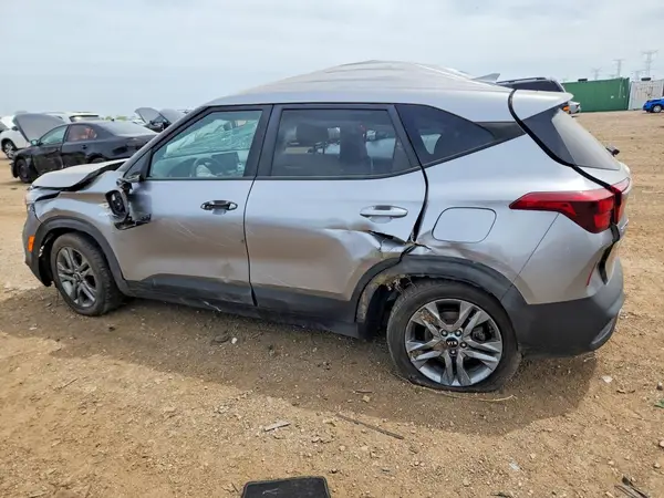 KNDEPCAA5M7130833 2021 KIA SELTOS - Image 2