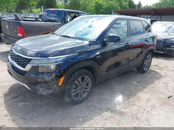 KNDEPCAA5M7159653 2021 KIA SELTOS - Image 2