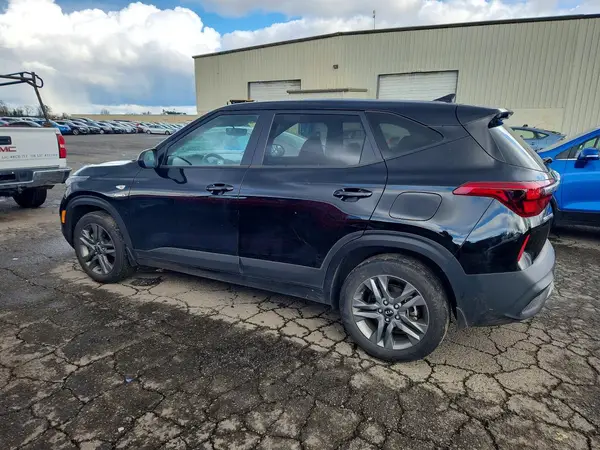 KNDEPCAA5M7165145 2021 KIA SELTOS - Image 2