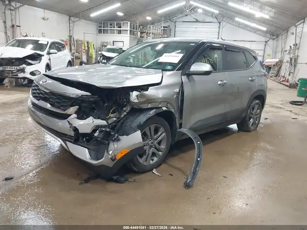 KNDEPCAA5M7167350 2021 KIA SELTOS - Image 2
