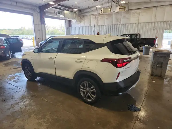 KNDEPCAA5M7172161 2021 KIA SELTOS - Image 2