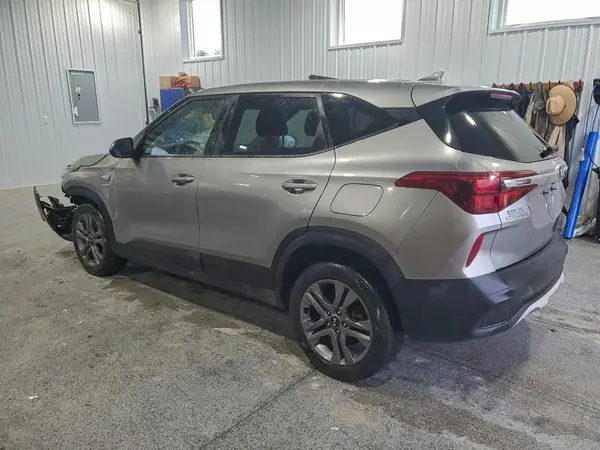 KNDEPCAA5M7173374 2021 KIA SELTOS - Image 2