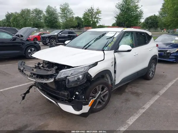 KNDEPCAA5M7178171 2021 KIA SELTOS - Image 2
