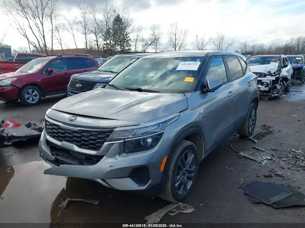 KNDEPCAA5M7188411 2021 KIA SELTOS - Image 2