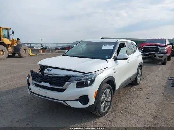 KNDEPCAA5M7188523 2021 KIA SELTOS - Image 2