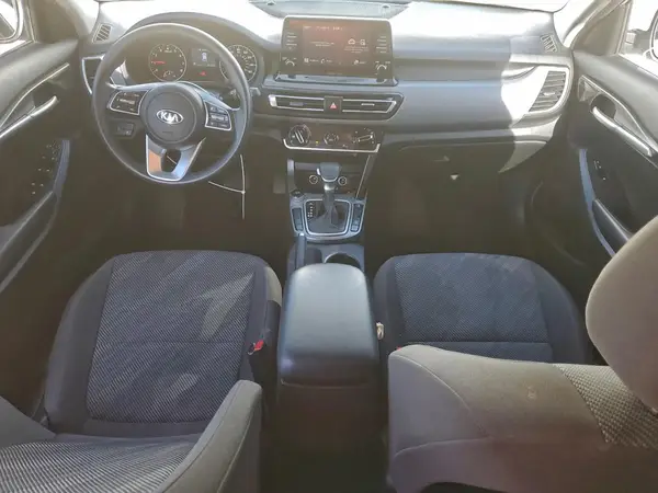 KNDEPCAA5M7210441 2021 KIA SELTOS - Image 8