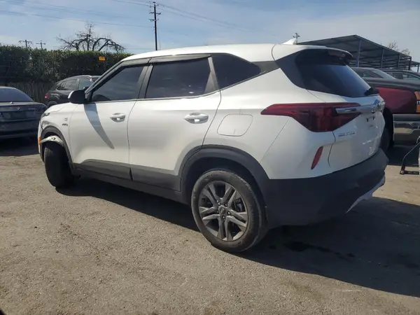 KNDEPCAA5M7233184 2021 KIA SELTOS - Image 2