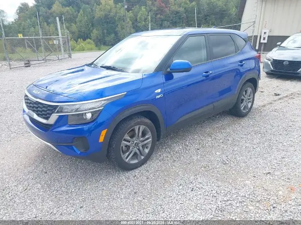 KNDEPCAA5N7249015 2022 KIA SELTOS - Image 2