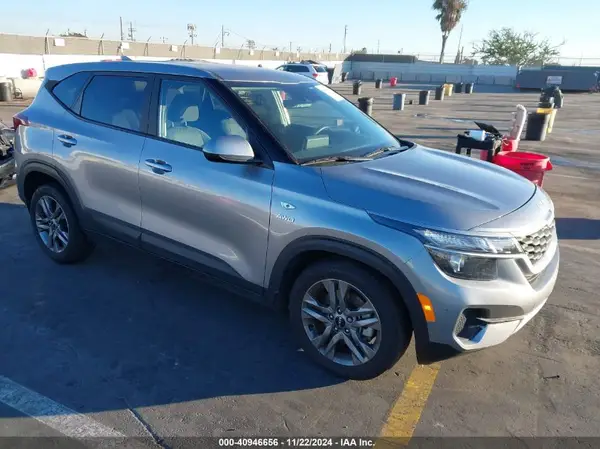 KNDEPCAA5N7345792 2022 KIA SELTOS - Image 1