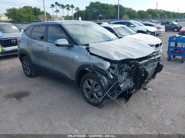 KNDEPCAA5R7663949 2024 KIA SELTOS - Image 1