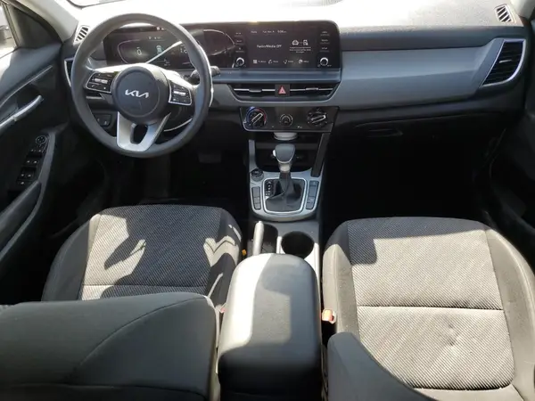 KNDEPCAA5R7666396 2024 KIA SELTOS - Image 8