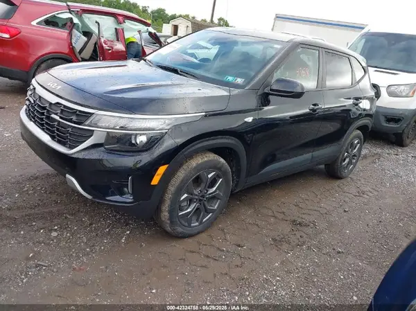 KNDEPCAA5R7667130 2024 KIA SELTOS - Image 2