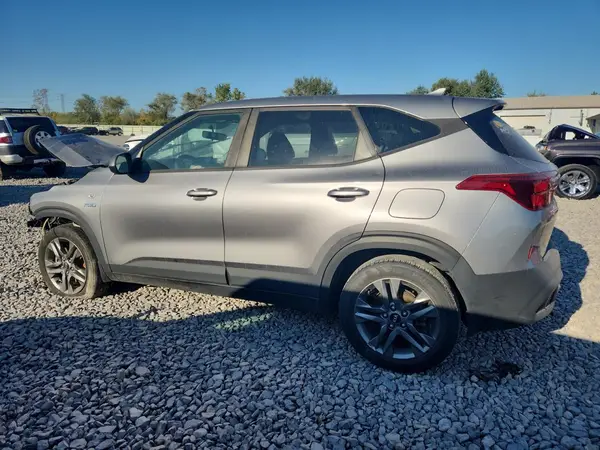 KNDEPCAA6M7044222 2021 KIA SELTOS - Image 2