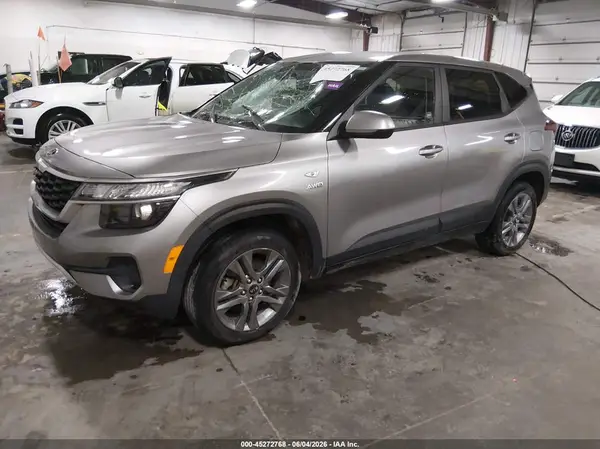 KNDEPCAA6M7046830 2021 KIA SELTOS - Image 2