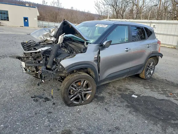KNDEPCAA6M7061568 2021 KIA SELTOS - Image 1