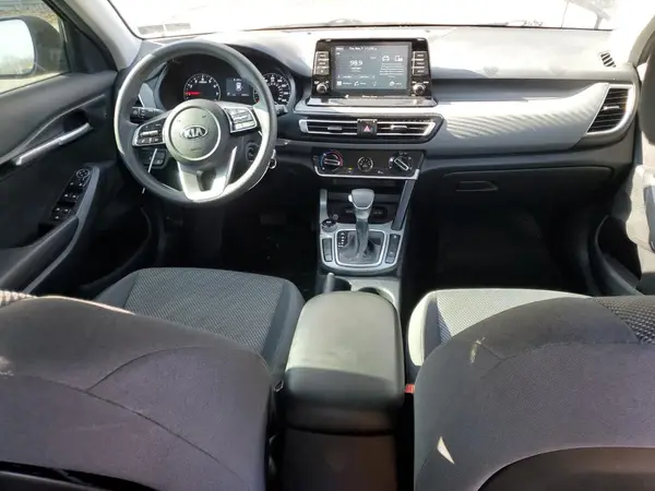 KNDEPCAA6M7063353 2021 KIA SELTOS - Image 8