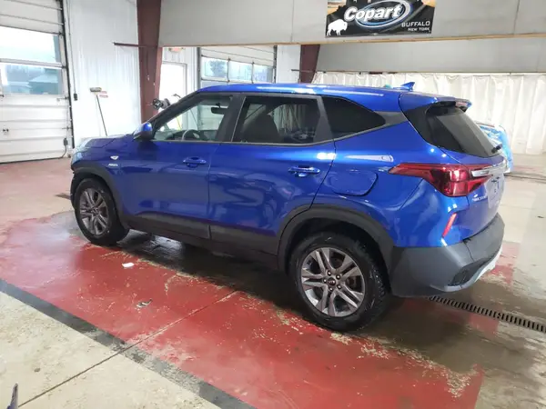 KNDEPCAA6M7121185 2021 KIA SELTOS - Image 2