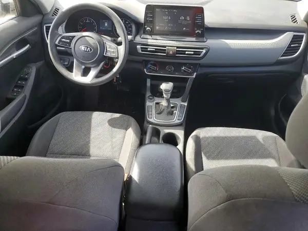 KNDEPCAA6M7136737 2021 KIA SELTOS - Image 8