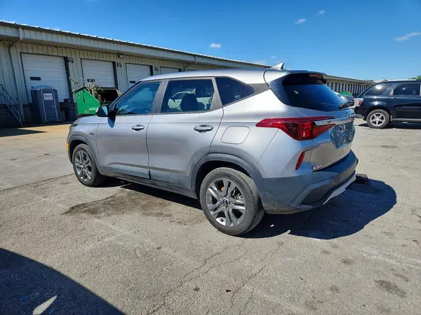 KNDEPCAA6M7174727 2021 KIA SELTOS - Image 2
