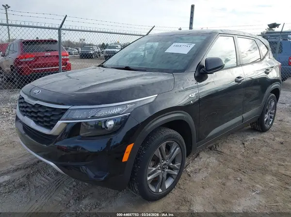KNDEPCAA6M7188398 2021 KIA SELTOS - Image 2