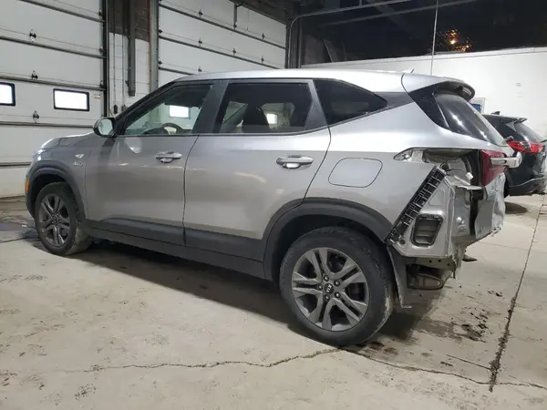 KNDEPCAA6M7188885 2021 KIA SELTOS - Image 2