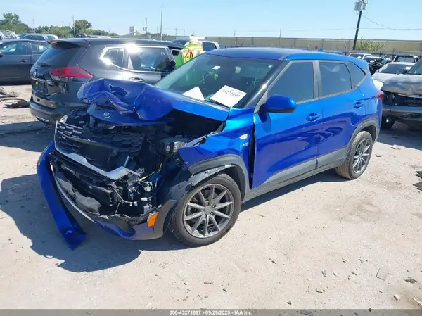 KNDEPCAA6M7212974 2021 KIA SELTOS - Image 2