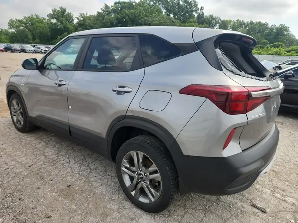 KNDEPCAA6M7213283 2021 KIA SELTOS - Image 2