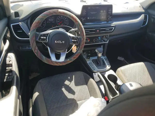 KNDEPCAA6N7317662 2022 KIA SELTOS - Image 8