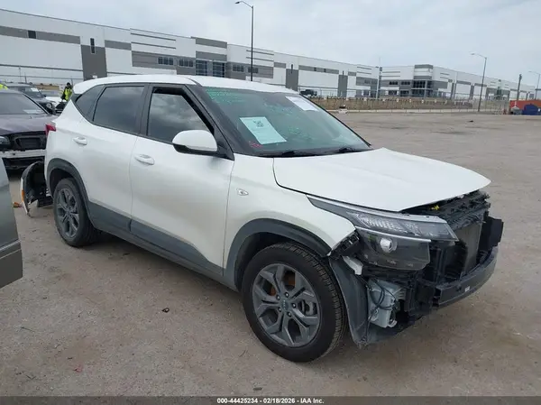 KNDEPCAA6R7550205 2024 KIA SELTOS - Image 1