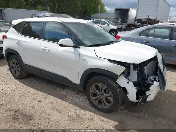 KNDEPCAA6R7614582 2024 KIA SELTOS - Image 1