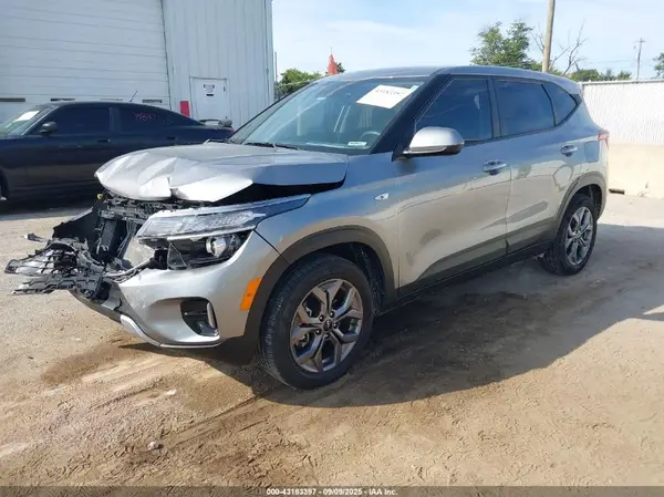 KNDEPCAA6R7621662 2024 KIA SELTOS - Image 2