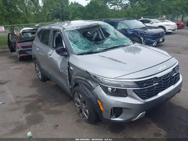 KNDEPCAA6R7635769 2024 KIA SELTOS - Image 1