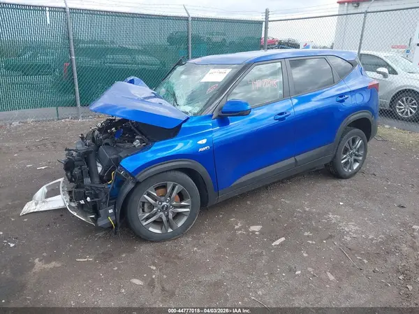 KNDEPCAA7M7045833 2021 KIA SELTOS - Image 2