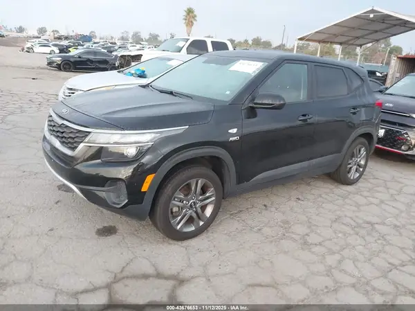 KNDEPCAA7M7048523 2021 KIA SELTOS - Image 2