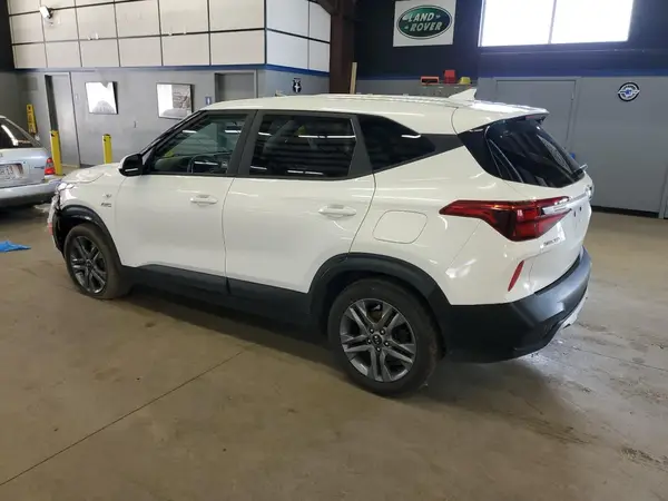 KNDEPCAA7M7062275 2021 KIA SELTOS - Image 2