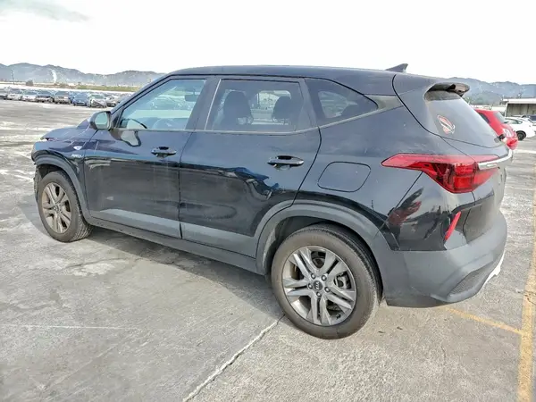 KNDEPCAA7M7174848 2021 KIA SELTOS - Image 2