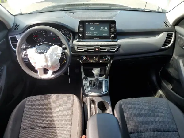KNDEPCAA7M7216029 2021 KIA SELTOS - Image 8