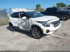 KNDEPCAA7P7457352 2023 KIA SELTOS