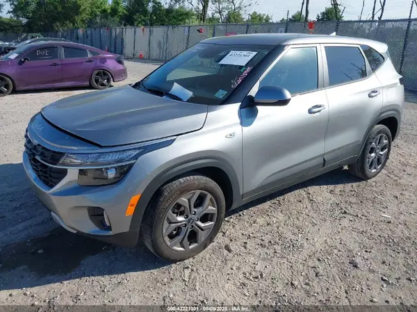 KNDEPCAA7R7650930 2024 KIA SELTOS - Image 2