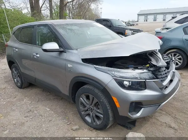 KNDEPCAA8M7104890 2021 KIA SELTOS - Image 1